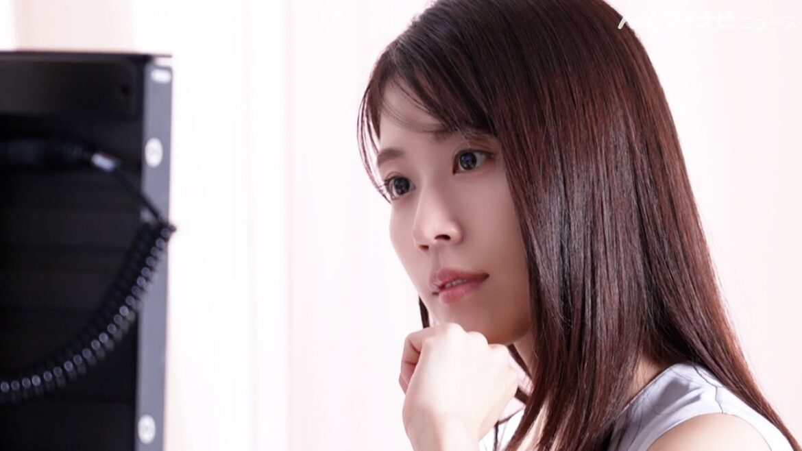 有村架純、映像をチェックする表情も美しい…「洋服を畳んでしまうのが手間…」私生活がチラリなインタビュー映像が到着 「プリマヴィスタ」新CM