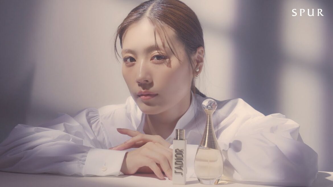 Dior「J’ADIOR」“光り輝く香り”を有村架純が手にしたら