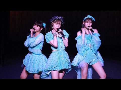 “巨乳すぎるリポーター”出口亜梨沙、妖艶さダダ漏れのグラビア 横からバスト大胆開放