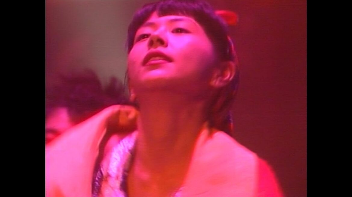 小泉今日子 – キスを止めないで (Live from “BEAT TICK CAMP TOUR ’88”)