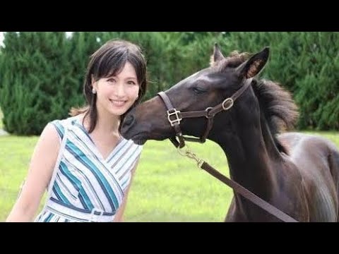 「神スタイルすぎる…横山ルリカのミニスカ姿がSNS騒然⛳️」