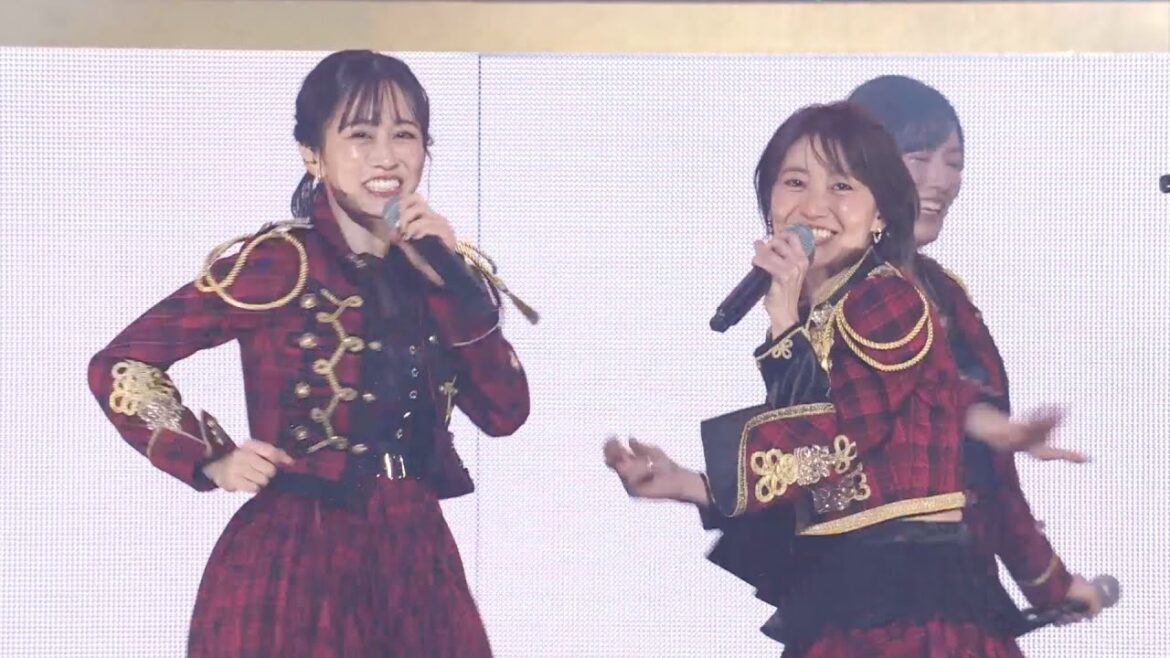 AKB48 20周年公演に前田敦子&大島優子らOG大集結!「言い訳Maybe」「ヘビーローテーション」「フライングゲット」など“神曲”披露