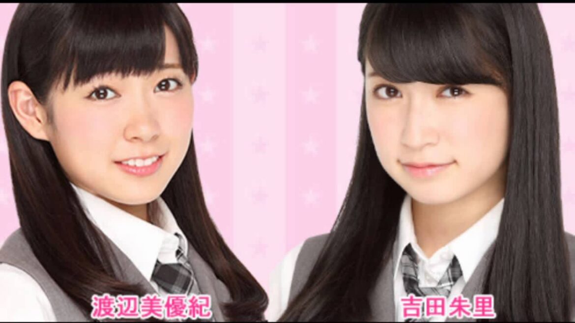 卒業した島田玲奈にエールを送る渡辺美優紀と谷川愛梨