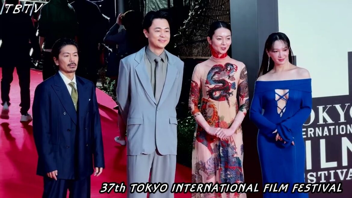 成田凌、中村映里子、森田剛、李杏、入江悠監督、ホアン・シャオミン、井浦新、水原希子、甲斐さやか監督 ほか「陽光倶楽部」「雨の中の慾情」/ 第37回 東京国際映画祭:レッドカーペット 13