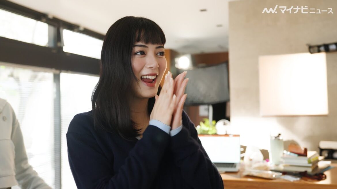 池田エライザ、食事シーンの撮影にうずうず「ナポリタンが楽しみなんだ」 スタッフと楽しく談笑!AI不動産投資「RENOSY」新CM &メイキング&インタビュー