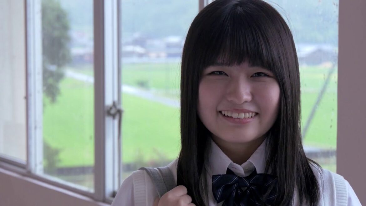 九州女子翼 Introduction Movie「詩絵里〜エビ」