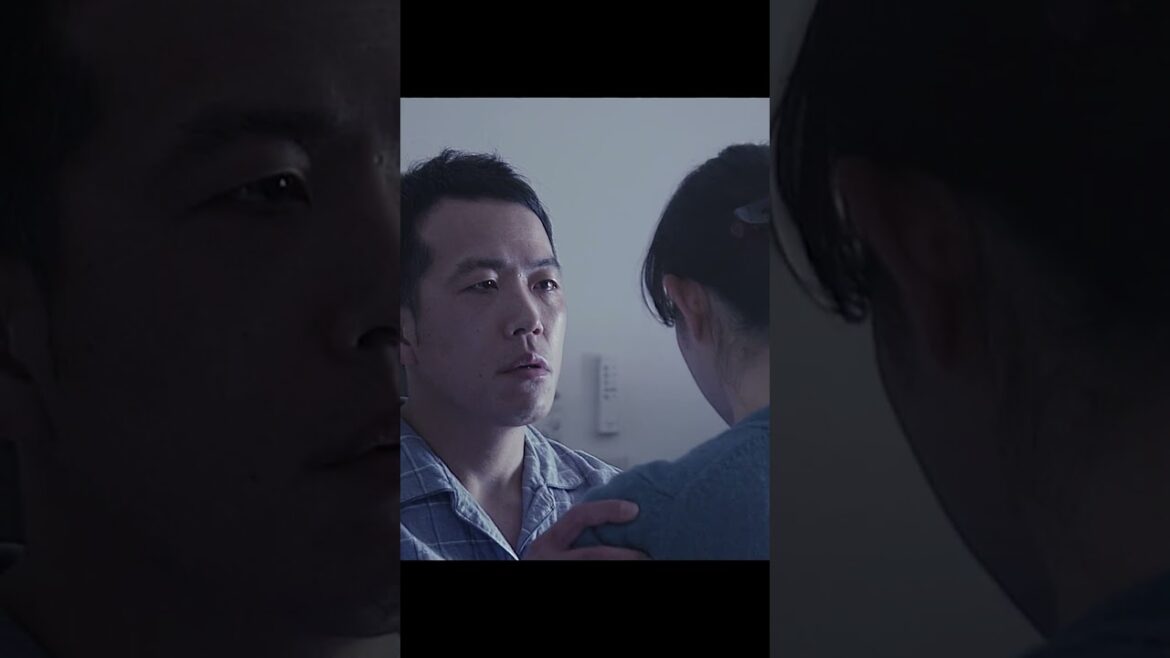 イヤホンが命を救う!? 😱寄生生物に支配された夜…| 『寄生獣』衝撃の冒頭シーン