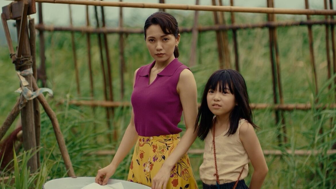 広瀬すず × 二階堂ふみ、悦子と佐知子の初対面シーン公開 映画『遠い山なみの光』本編映像