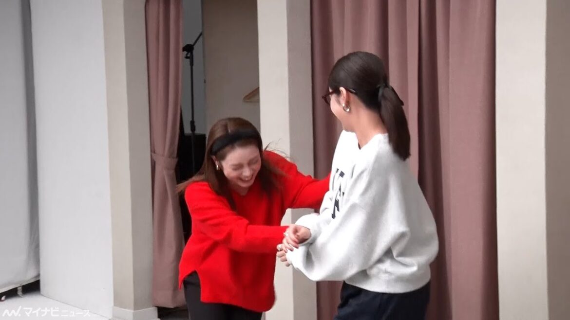 平愛梨、自分のアドリブ演技に爆笑!? 平祐奈「怖いんだけど(笑)!」 「coca」新CM 「coca、⾏こっか」篇メイキング