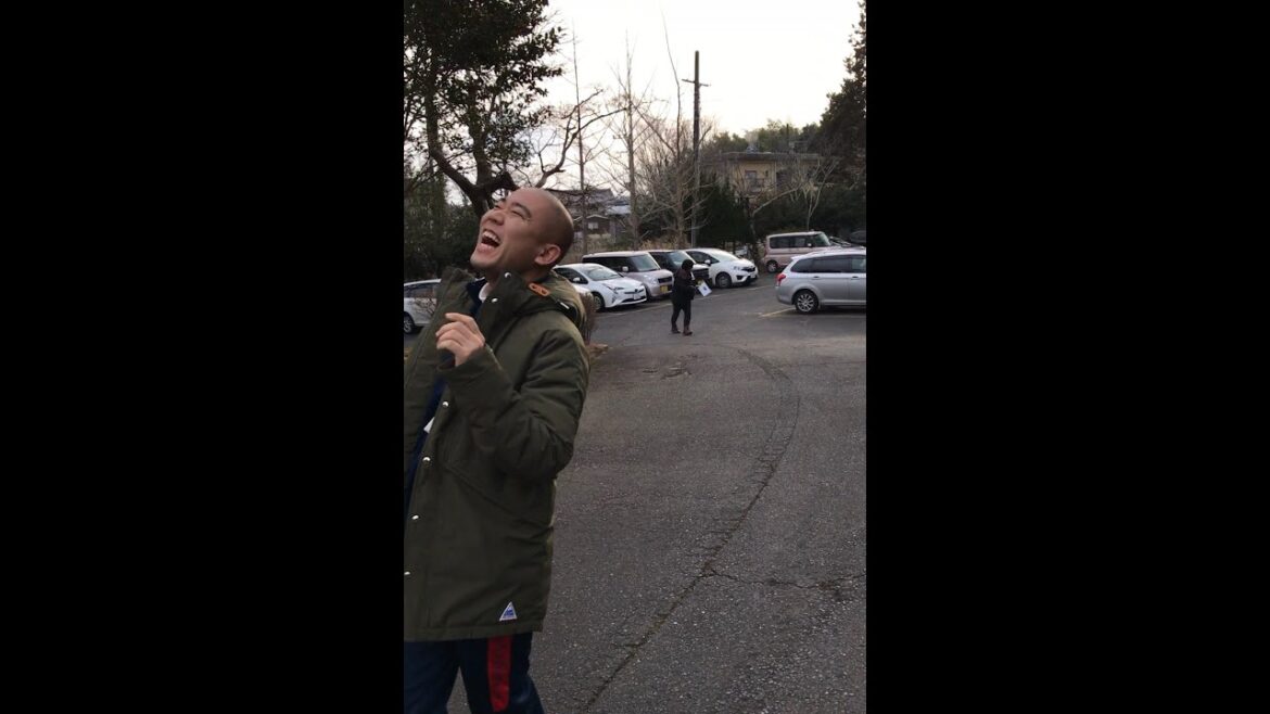 駐車場で大笑いするナダル#shorts
