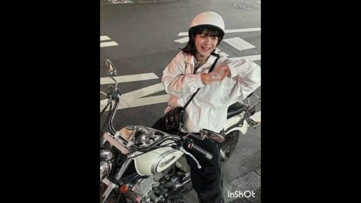 🏍️✨蒔田彩珠、海辺で爽快ツーリング姿を公開!「今日めっちゃバイク乗りっぽくない?」🌊💨