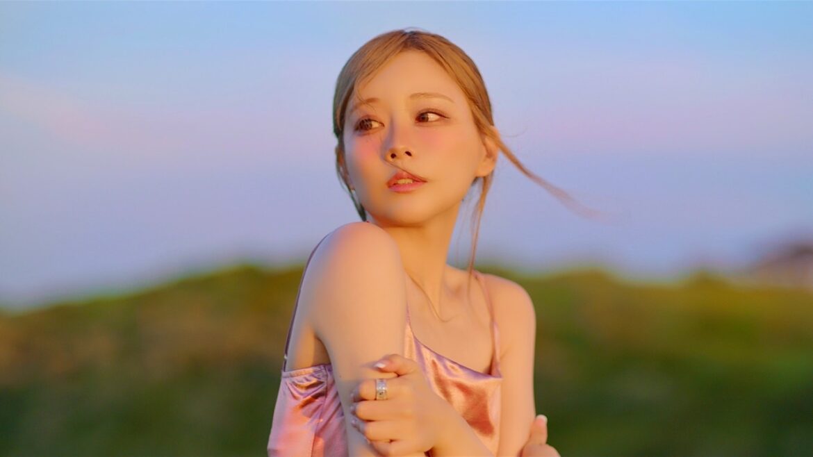 重盛さと美 “SIMPLE IS LIFE” (feat.友達) MV Teaser