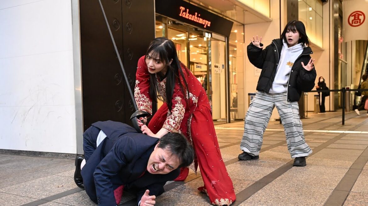 「両国に出せ!」上坂すみれが新宿で電撃襲撃…狂虎モードに騒然#上坂すみれ#東京女子プロレス#プロレスニュース#両国大会