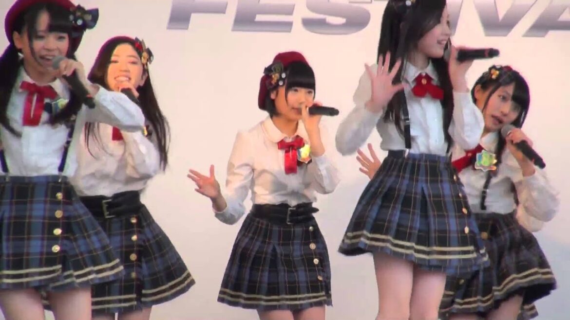 AKB48チーム8「Everydayカチューシャ」(ボール投げ)@FSW_11