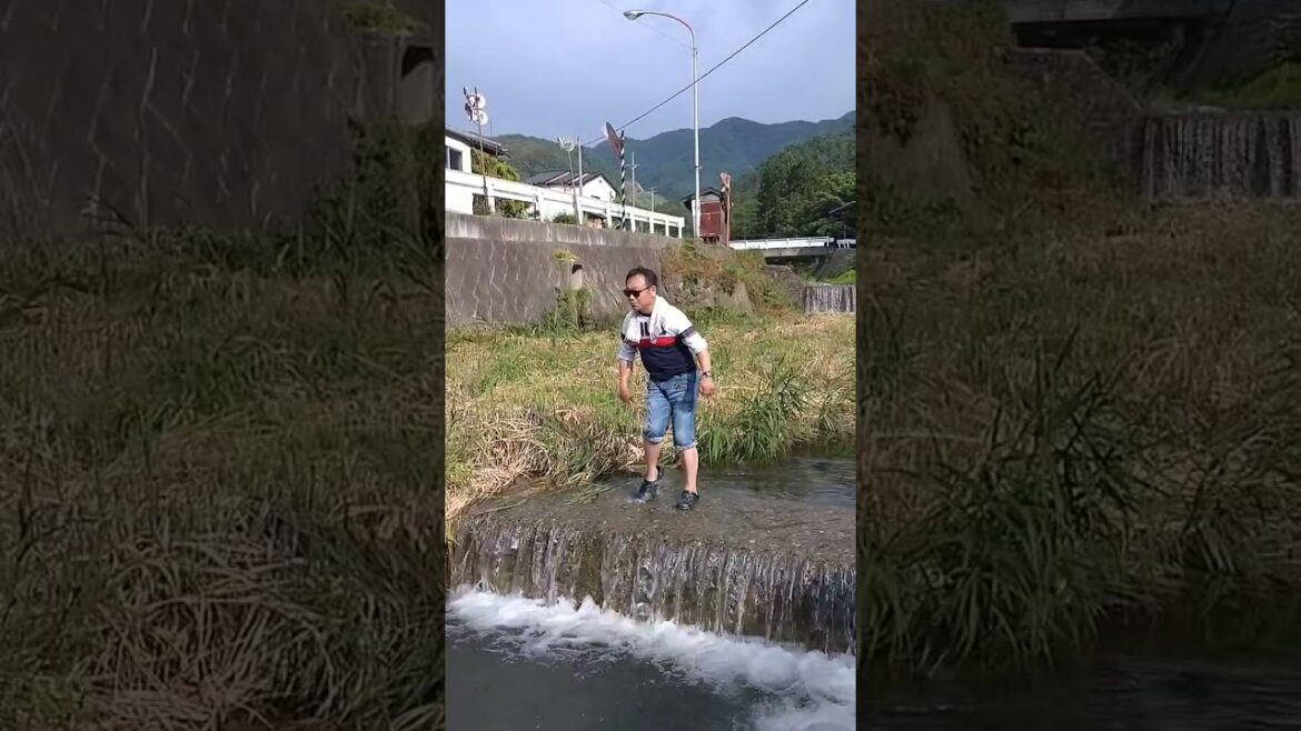 【世界初‼?】川のせせらぎをキャッチしダンスでリリース。50代のパルクーラー ヒロさん#shorts #パルクール
