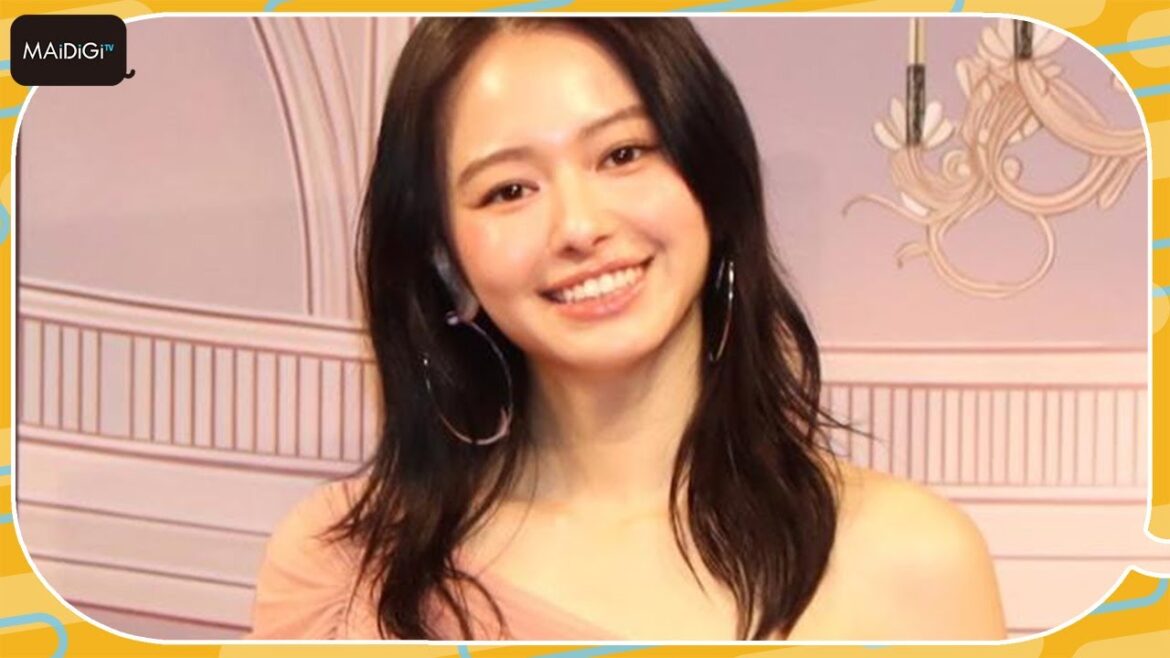 山本舞香「未来が楽しみ」夫・マイファスHiroとの新婚生活に幸せいっぱい 肌見せドレスで美腹筋も披露