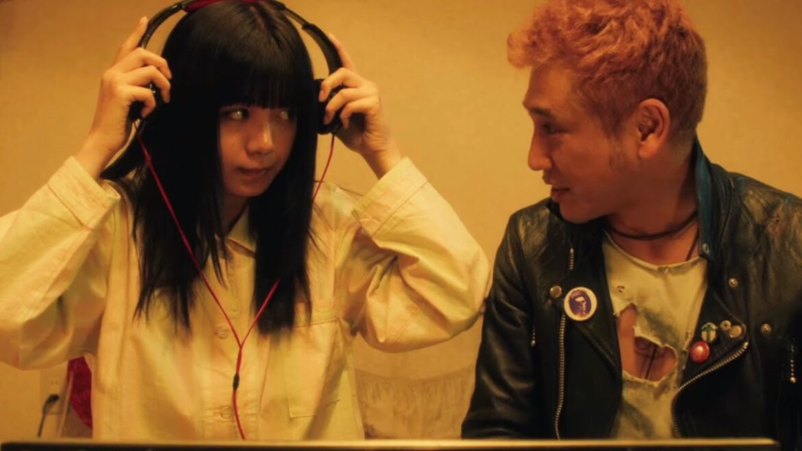 池田エライザ×津軽弁訛りのパンクロッカー幽霊・渋川清彦が歌う劇中歌/映画『ルームロンダリング』特別映像