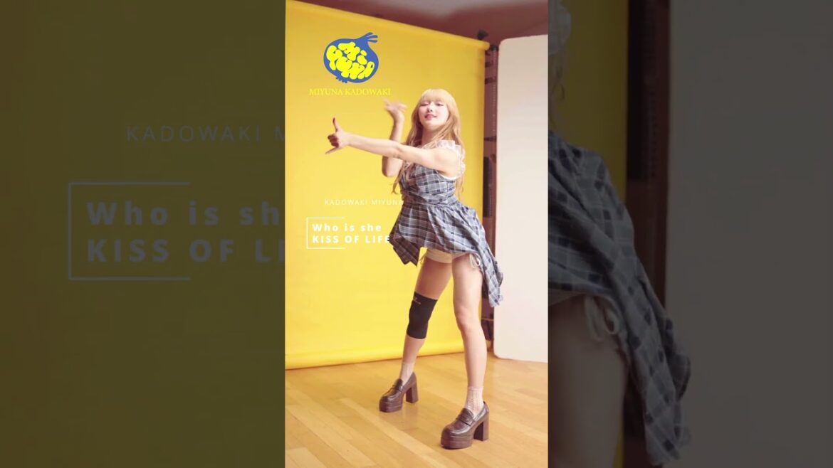 Japanese Girl Dances “who is she” ❤️🔥 | Miyuna Kadowaki #Shorts #門脇実優菜