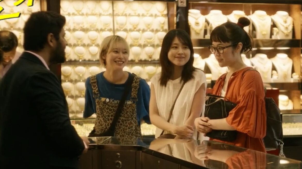 有村架純×黒木華×南沙良の笑顔が意味深… “金密輸”に手を染める危険な旅描く映画『マジカル・シークレット・ツアー』