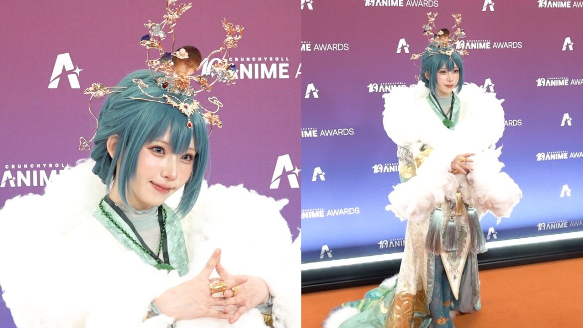 えなこ、日本の神様風コスプレ披露!超豪華衣装で存在感放つ 『クランチロール・アニメアワード 2026』オレンジカーペット