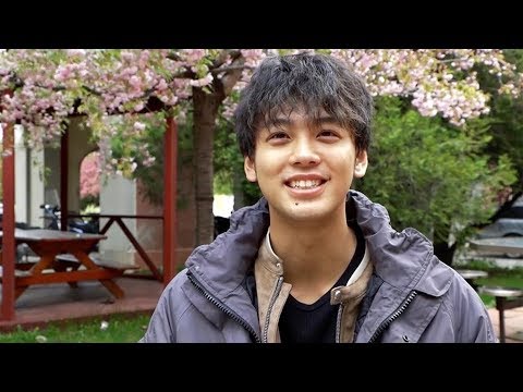 竹内涼真、映画初共演の藤原竜也は「お兄ちゃんって感じ」/『太陽は動かない』インタビュー