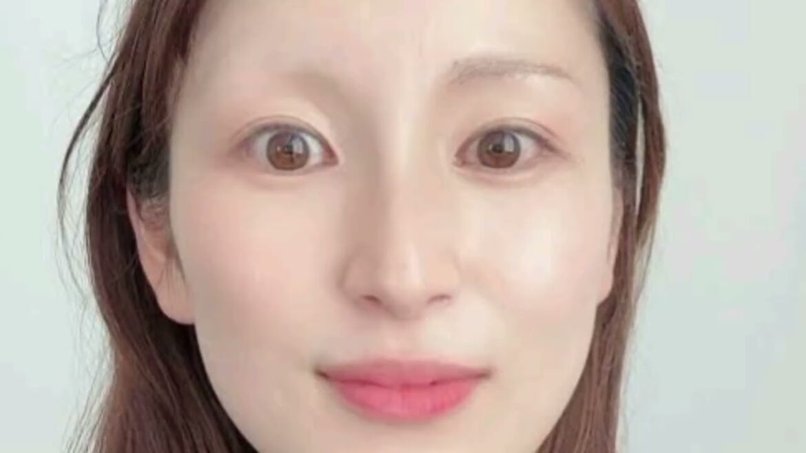 【衝撃】眉毛が全部消えた!?😱 元女優・宮下かな子のまさかの告白が話題に✨