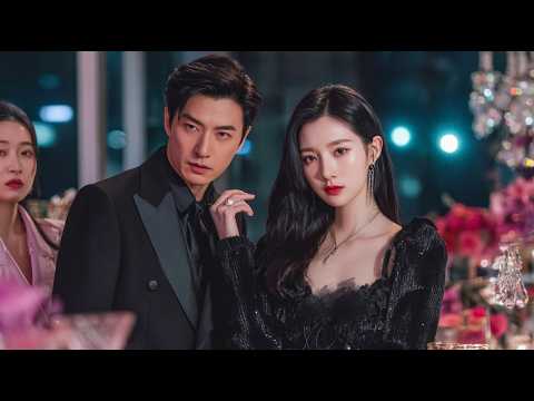 💕一場如廁事故讓她們雙雙穿書!昨天還是塑料閨蜜,今天竟成婆媳?偏偏還撞上兩個戀愛腦!#報告婆婆我是你閨蜜|沈未曦×林瑤瑤