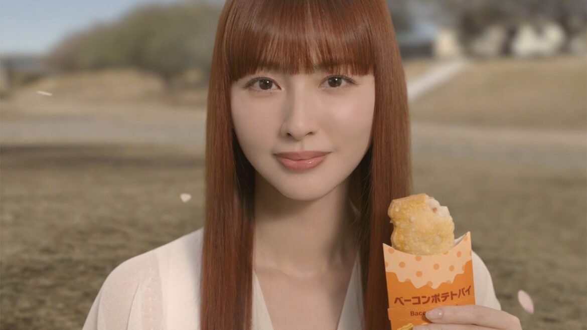 【マクドナルド新CM】ケツメイシ「さくら」MVの世界観を再現 鈴木えみが母親役で戻ってきた! ベーコンポテトパイ新CM「あの頃のままで」編
